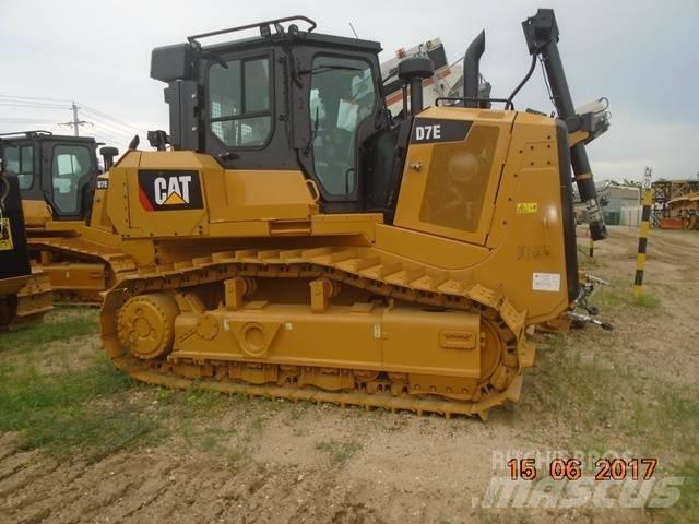 CAT D7E Гусеничные бульдозеры