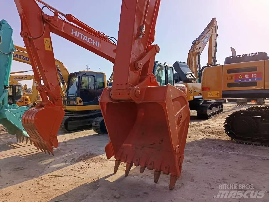Hitachi ZX 240 Гусеничные экскаваторы