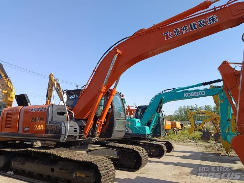 Hitachi ZX 240 Гусеничные экскаваторы