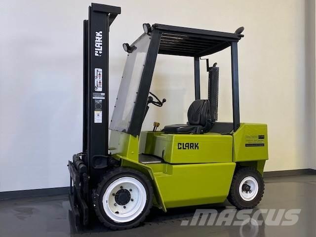 Clark DPM30N Дизельные погрузчики