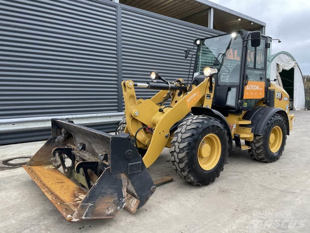 CAT 908M Фронтальные погрузчики