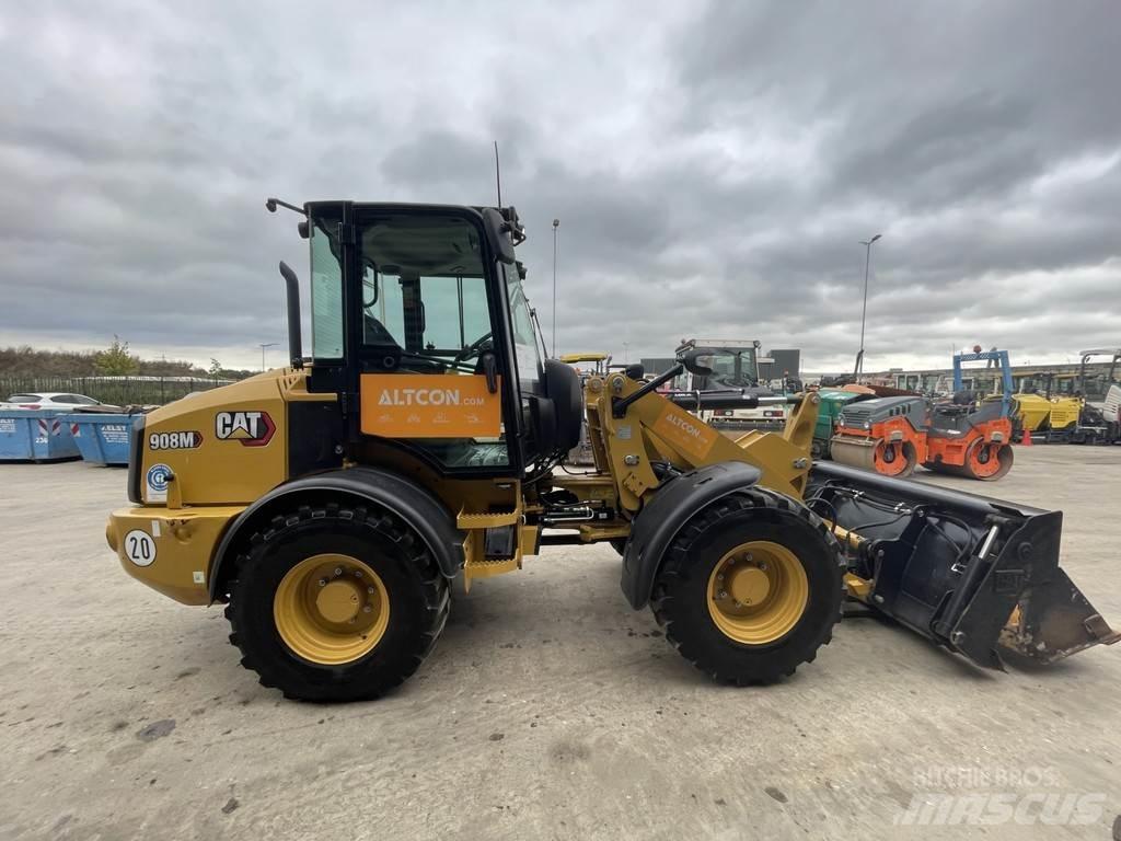 CAT 908M Фронтальные погрузчики