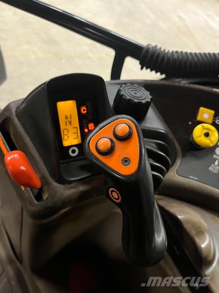 New Holland M 115 Трактора