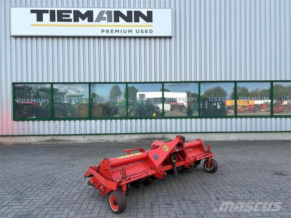 Kuhn EL 100N-255 Подготовка почвы для винограда