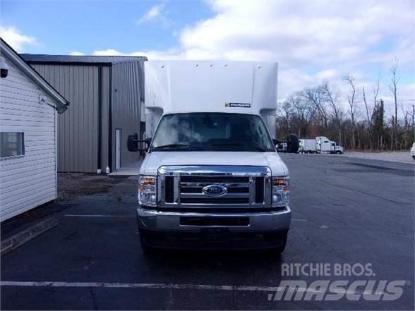 Ford E450 Грузовики-Фургоны
