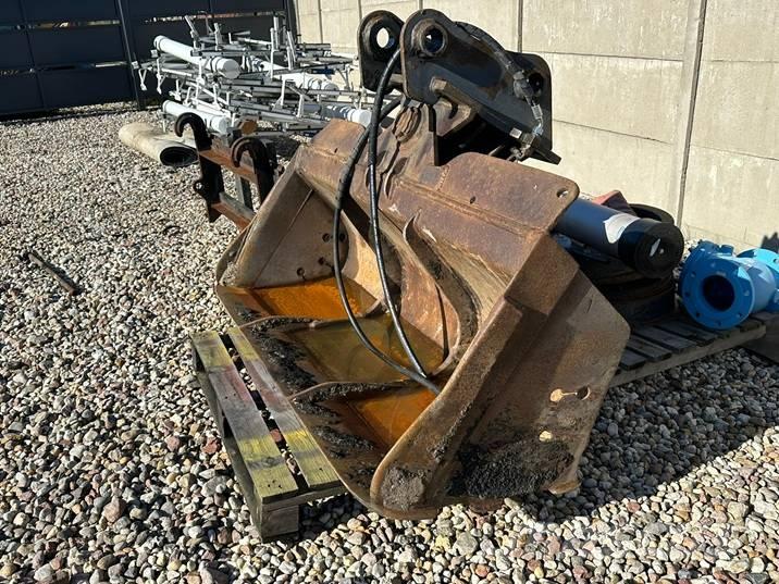 Komatsu PW160-7EO Экскаваторные стрелы
