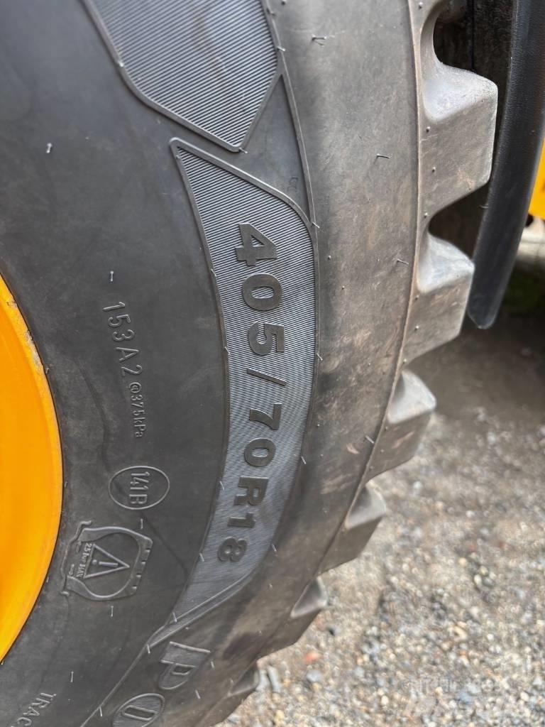 JCB 407 Фронтальные погрузчики