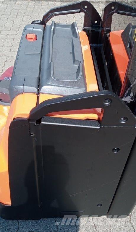 Toyota SWE160L Самоходные электроштабелёры