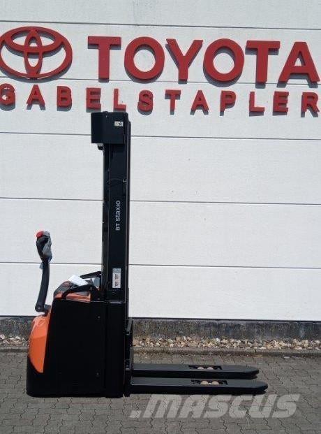 Toyota SWE160L Самоходные электроштабелёры