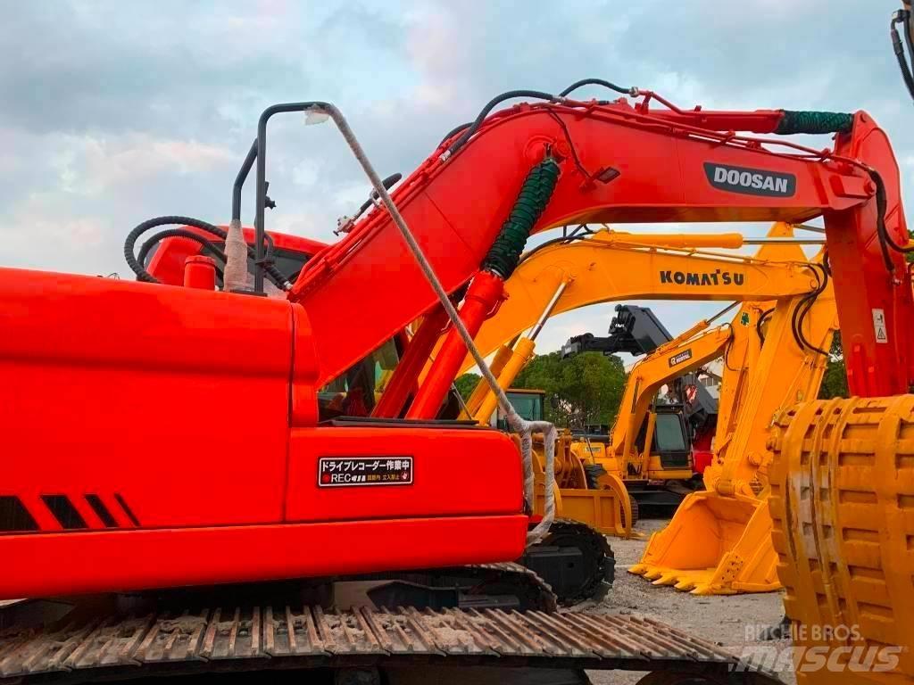 Doosan DX 225 LC Гусеничные экскаваторы