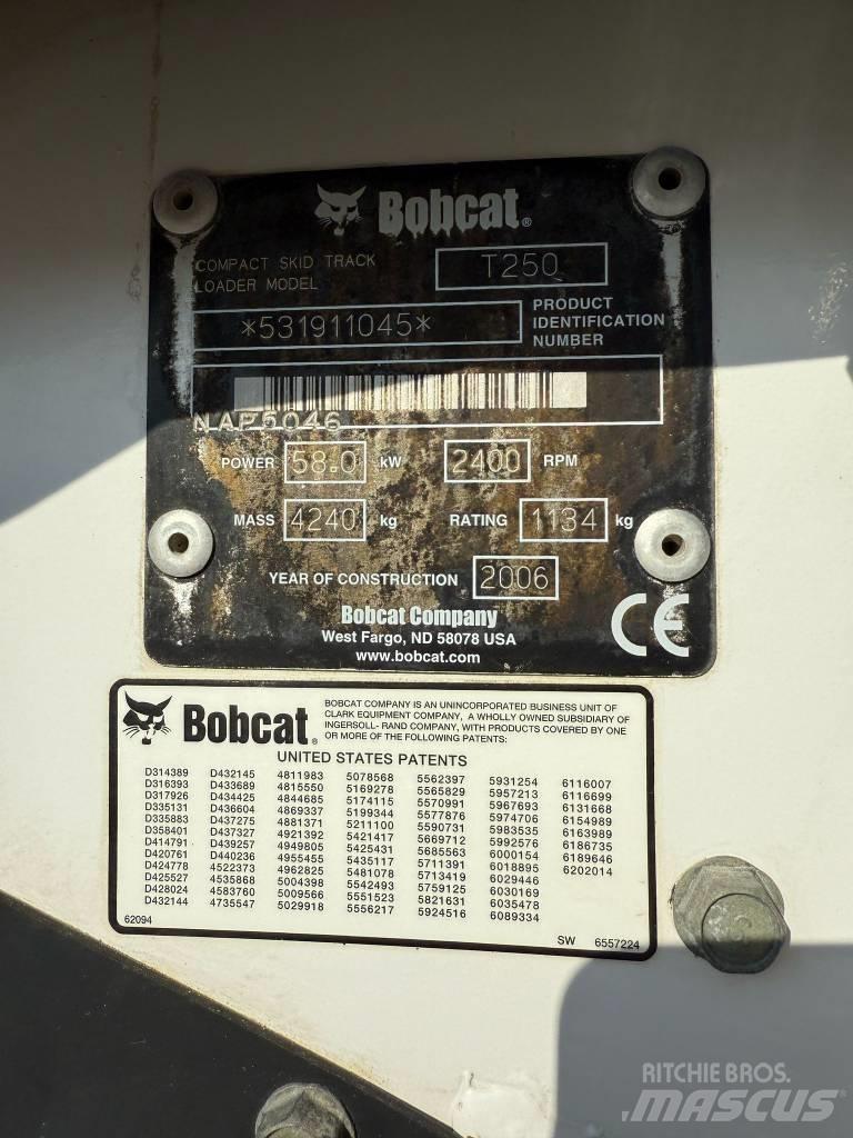 Bobcat T 250 Гусеничные фронтальные погрузчики