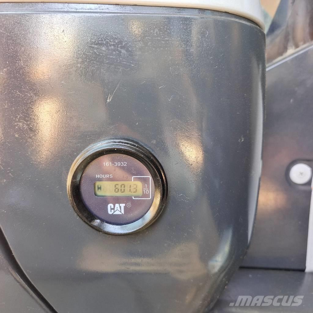 CAT 324 D L Гусеничные экскаваторы