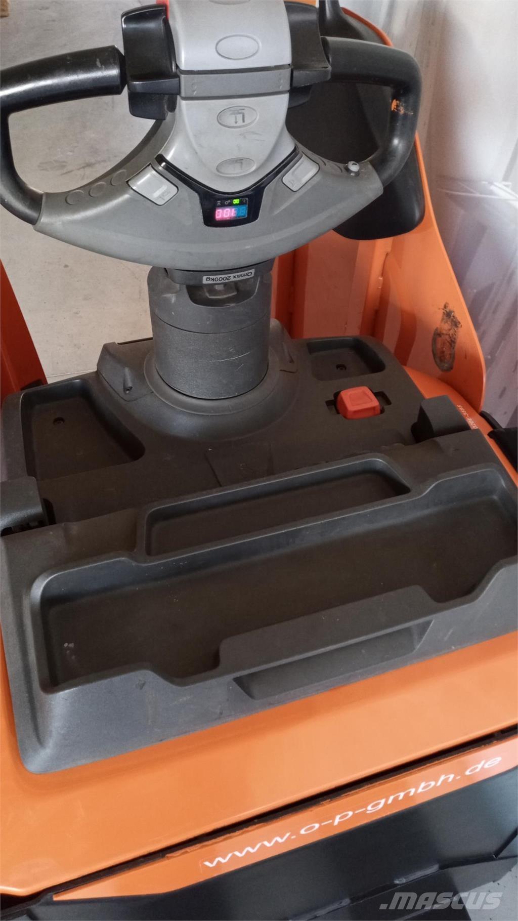 Toyota LPE 200 Ручные штабелёры с электроподъёмом