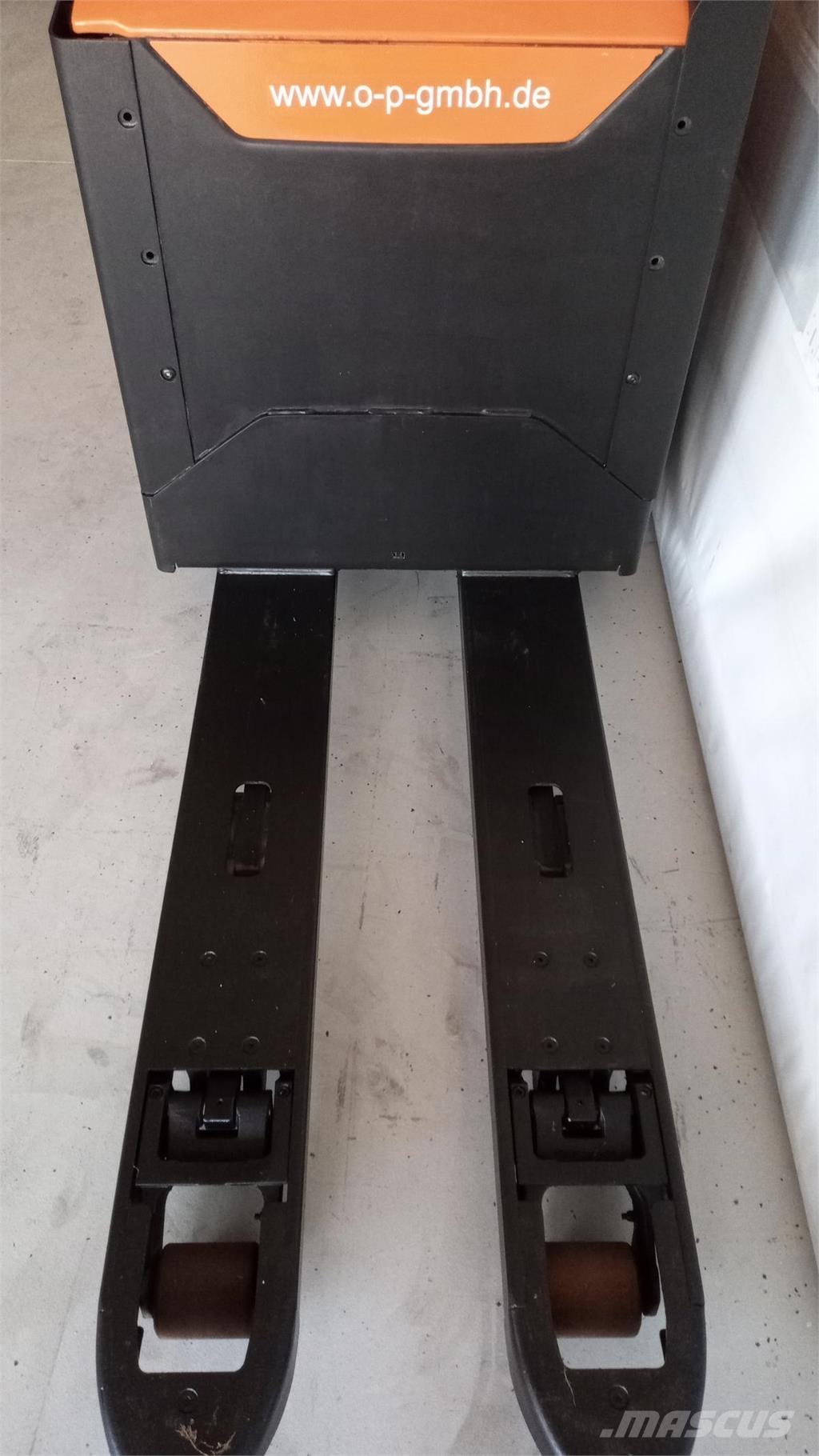 Toyota LPE 200 Ручные штабелёры с электроподъёмом