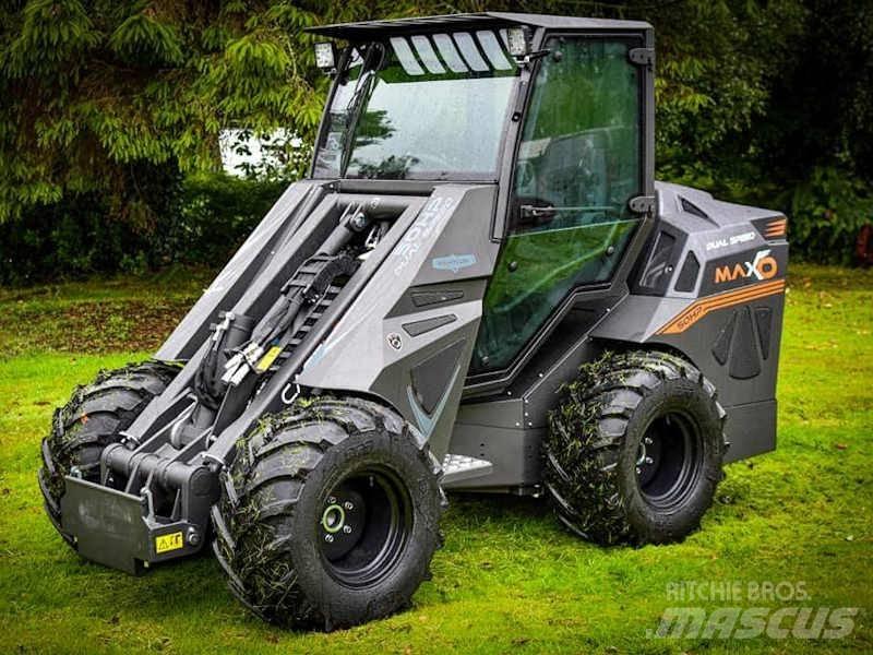 Cast Loader MAXO 57D Малые погрузчики