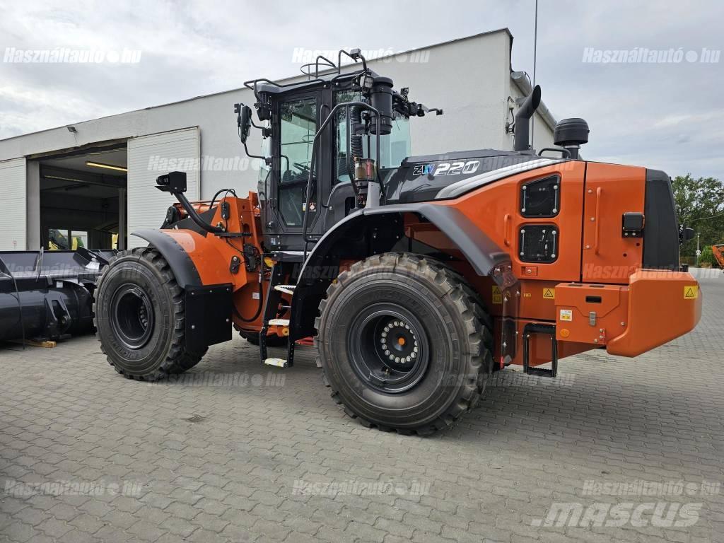Hitachi ZW 250-7 Фронтальные погрузчики