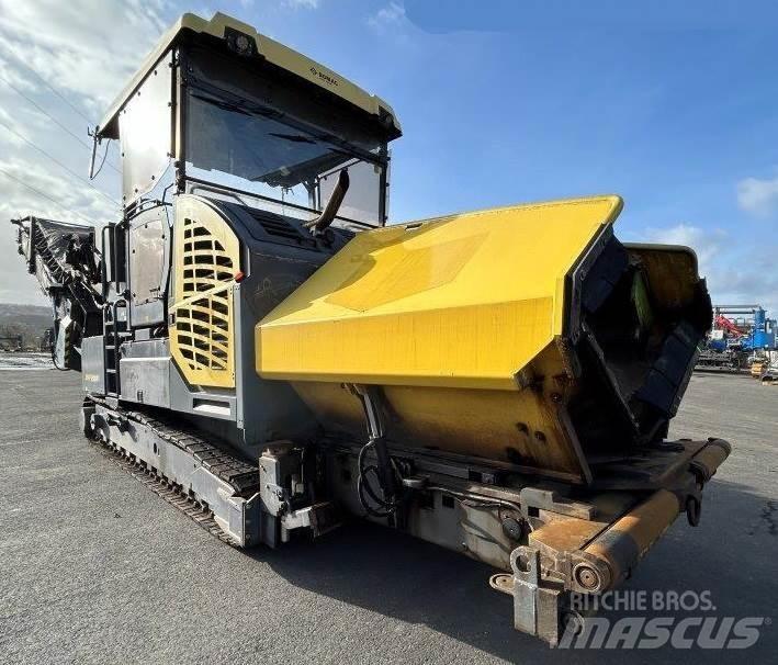 Bomag BMF 2500 S Асфальтоукладчики