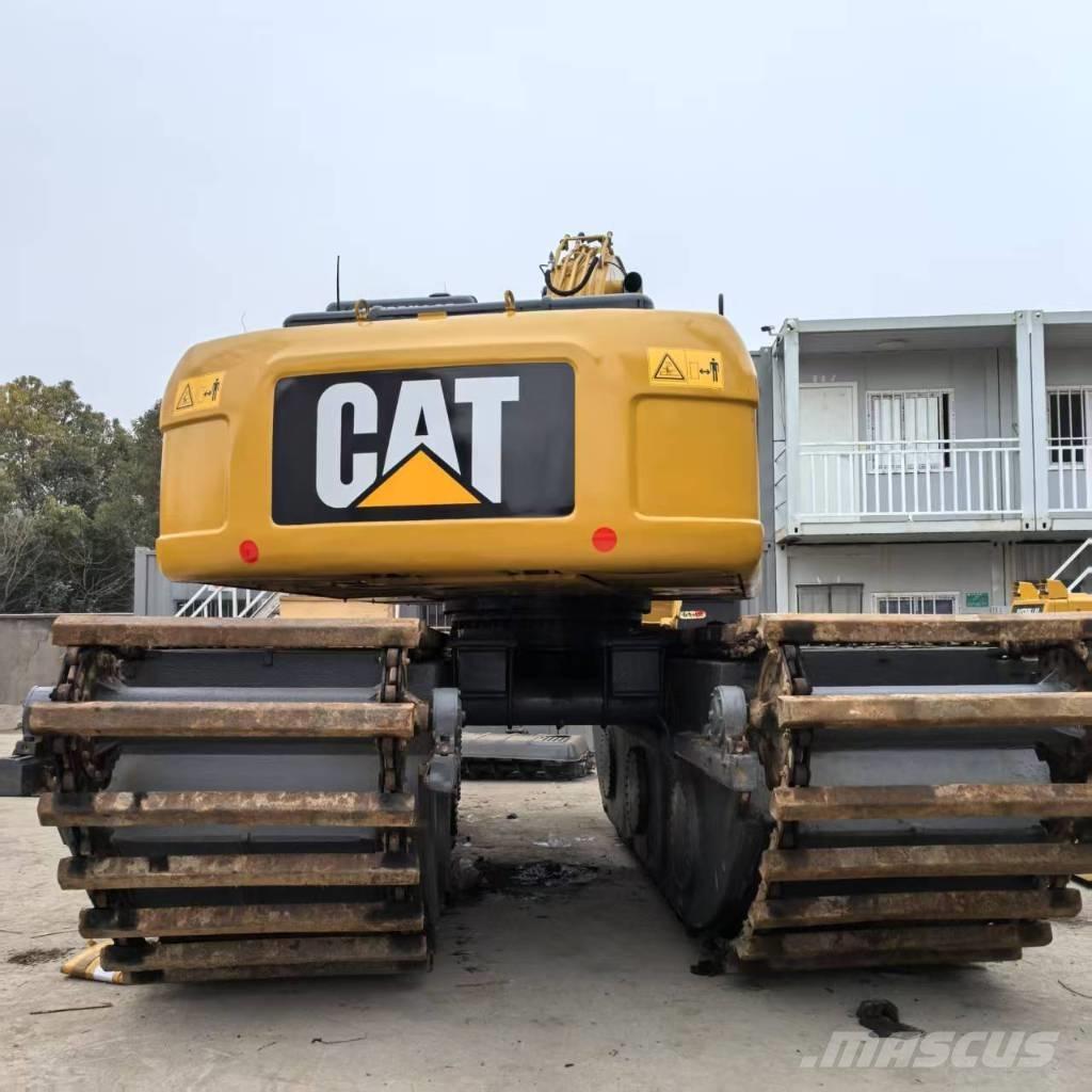 CAT 320 D Экскаваторы-амфибии