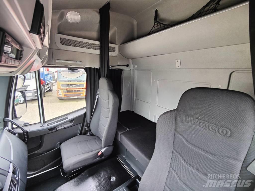 Iveco 180E 28 Грузовики-Фургоны