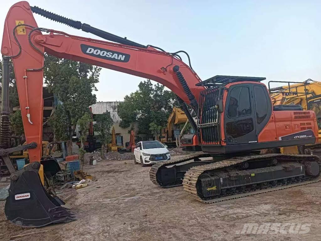 Doosan DX 225 LC Гусеничные экскаваторы