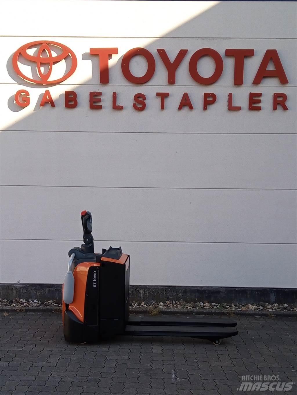 Toyota LPE200 Ручные электрические тележки