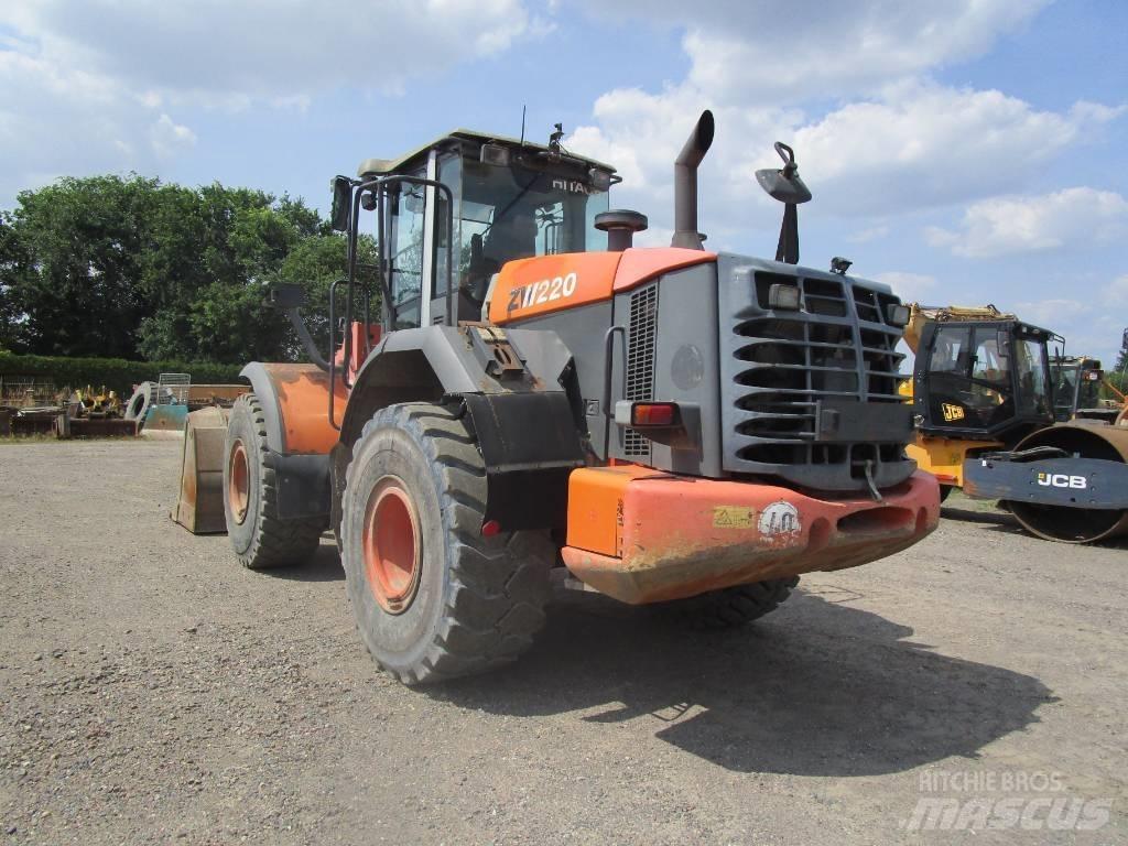 Hitachi ZW 220  Waage Фронтальные погрузчики