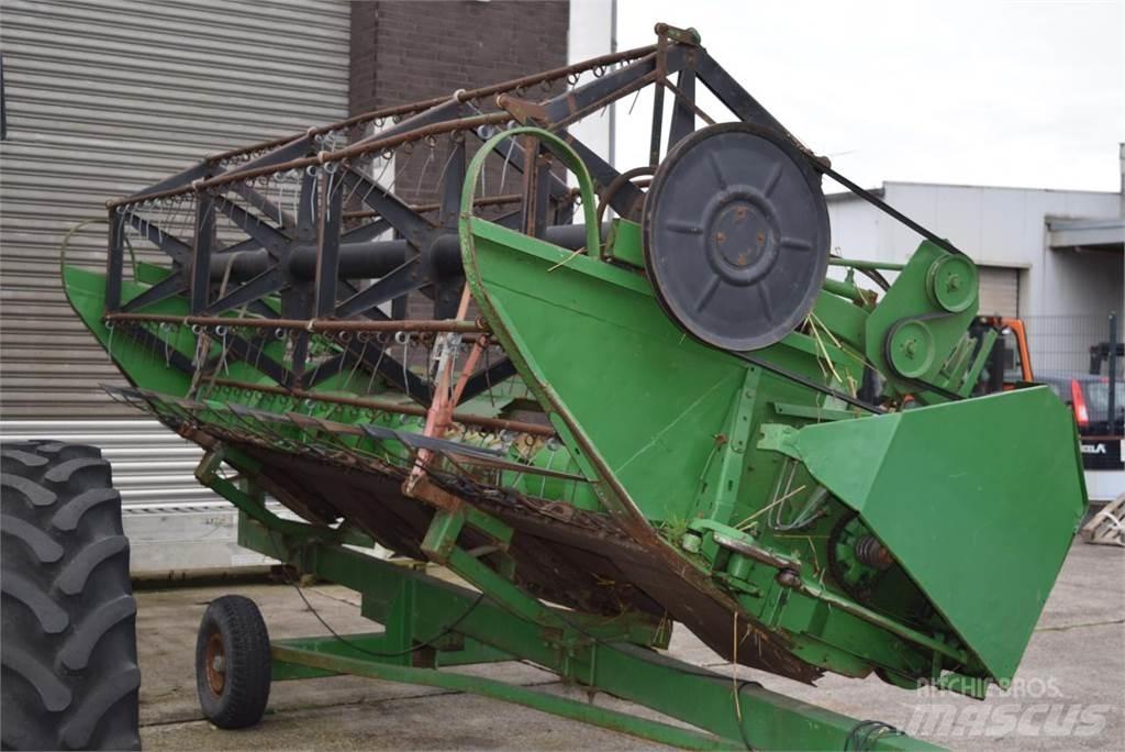 John Deere 1065 Зерноуборочные комбайны