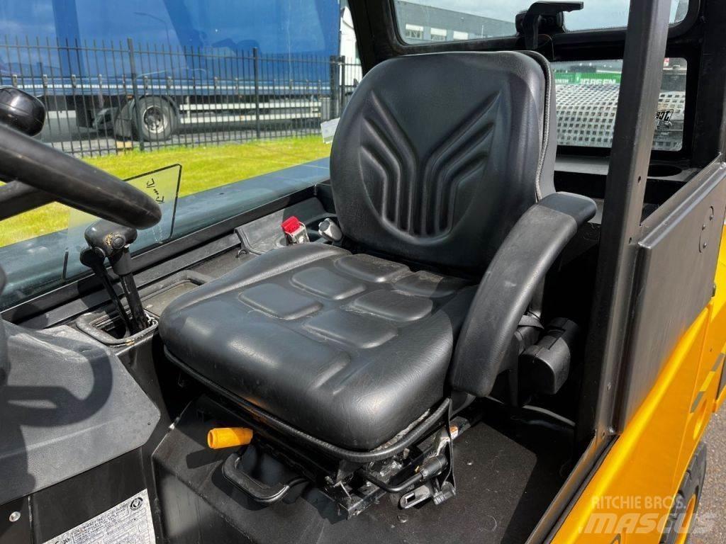 JCB TLT30 Телескопические фронтальные погрузчики
