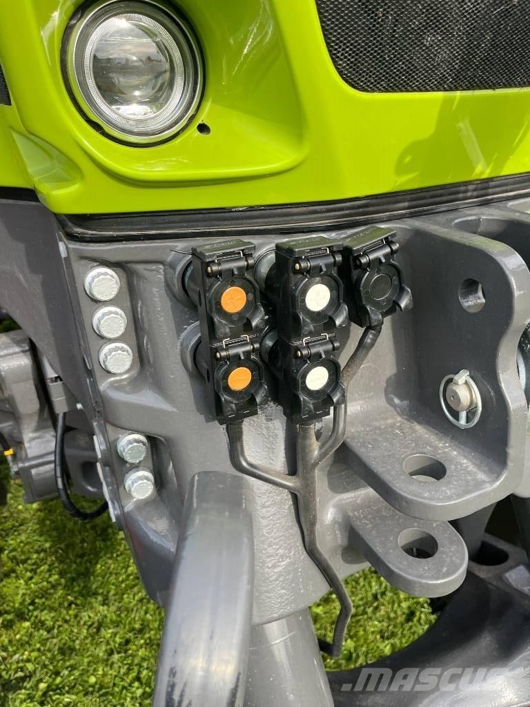 CLAAS AXION 930 Трактора