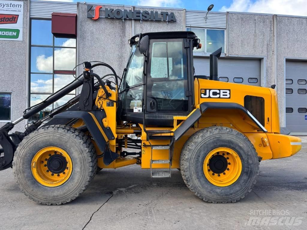 JCB 437 HT Фронтальные погрузчики