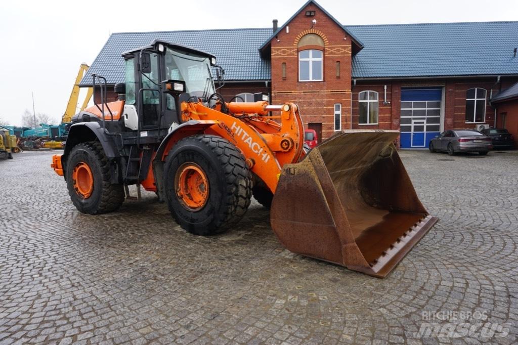 Hitachi ZW 220-5 B Фронтальные погрузчики
