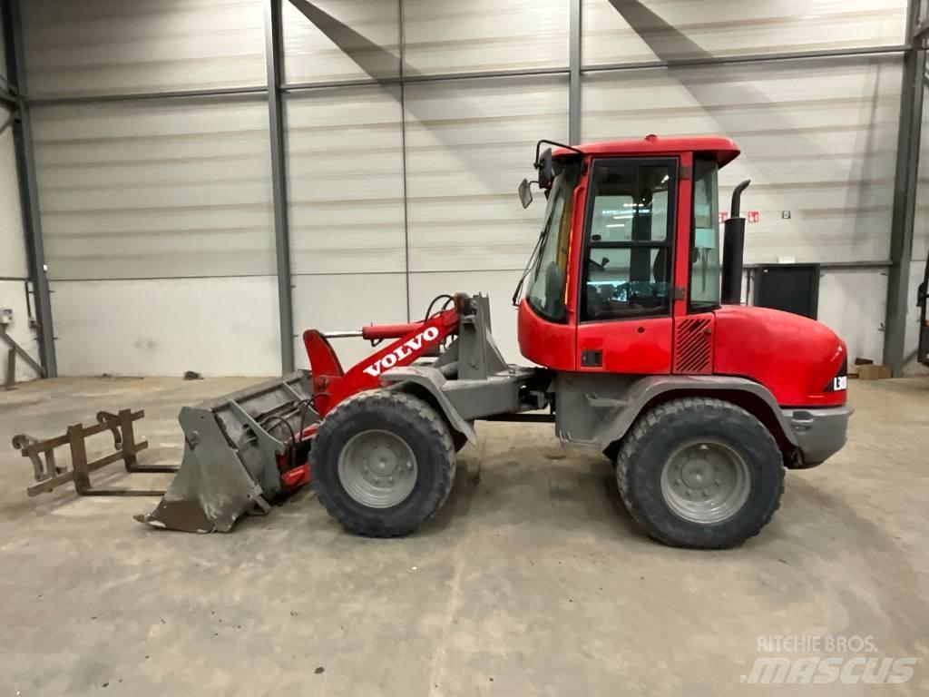 Volvo L 30 B-Z/X Фронтальные погрузчики