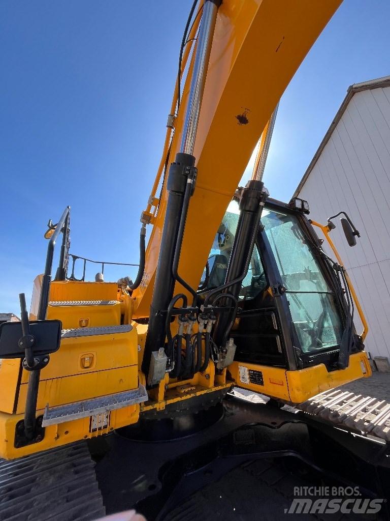 JCB JS 220 LC Гусеничные экскаваторы