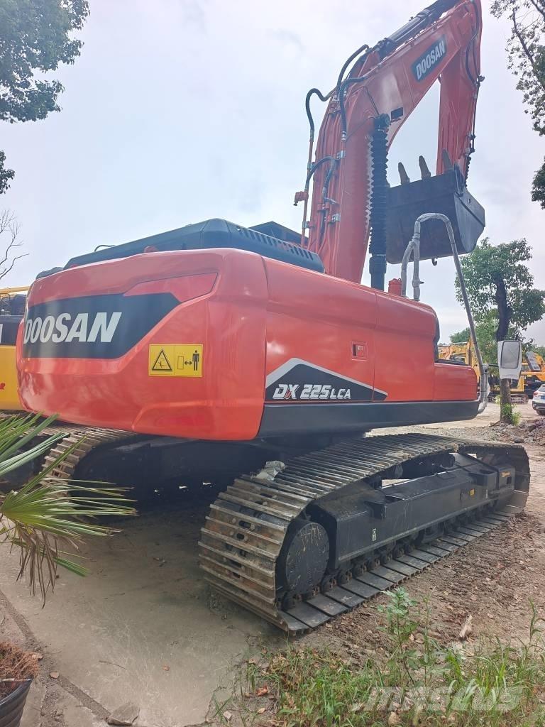 Doosan DX 225LC-9C Гусеничные экскаваторы
