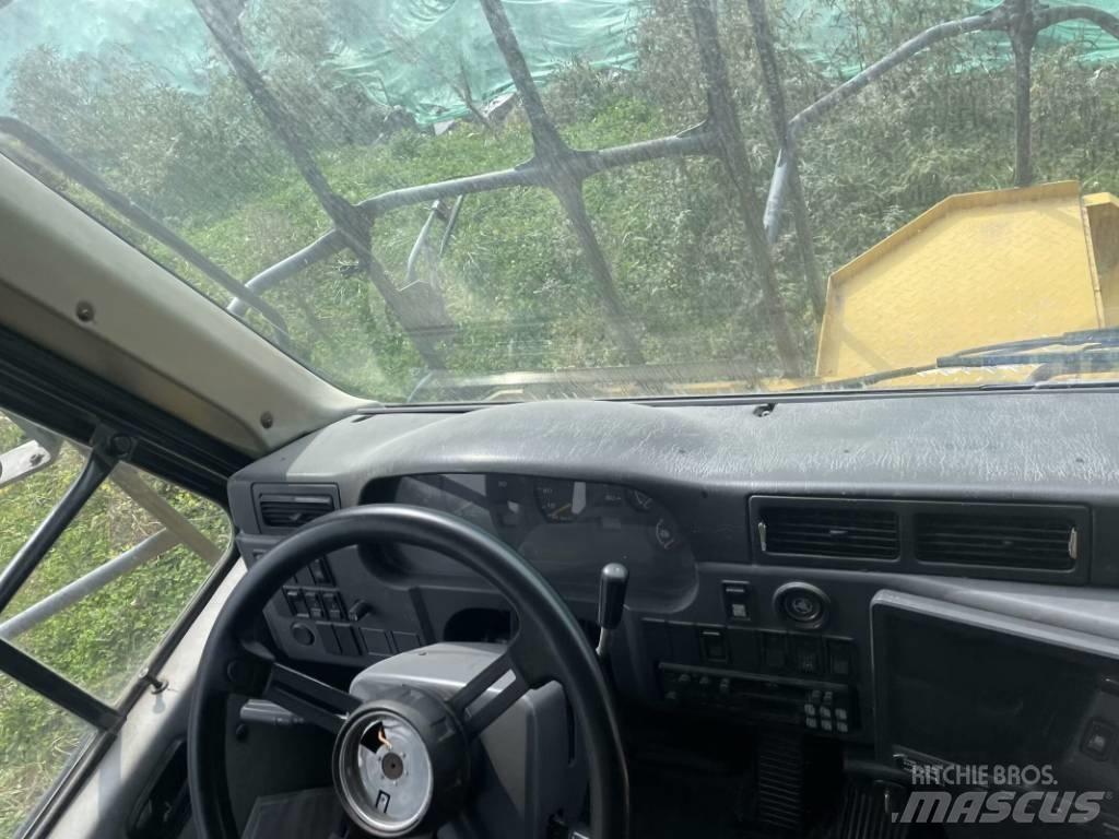 Komatsu HD 605-7 Карьерные самосвалы