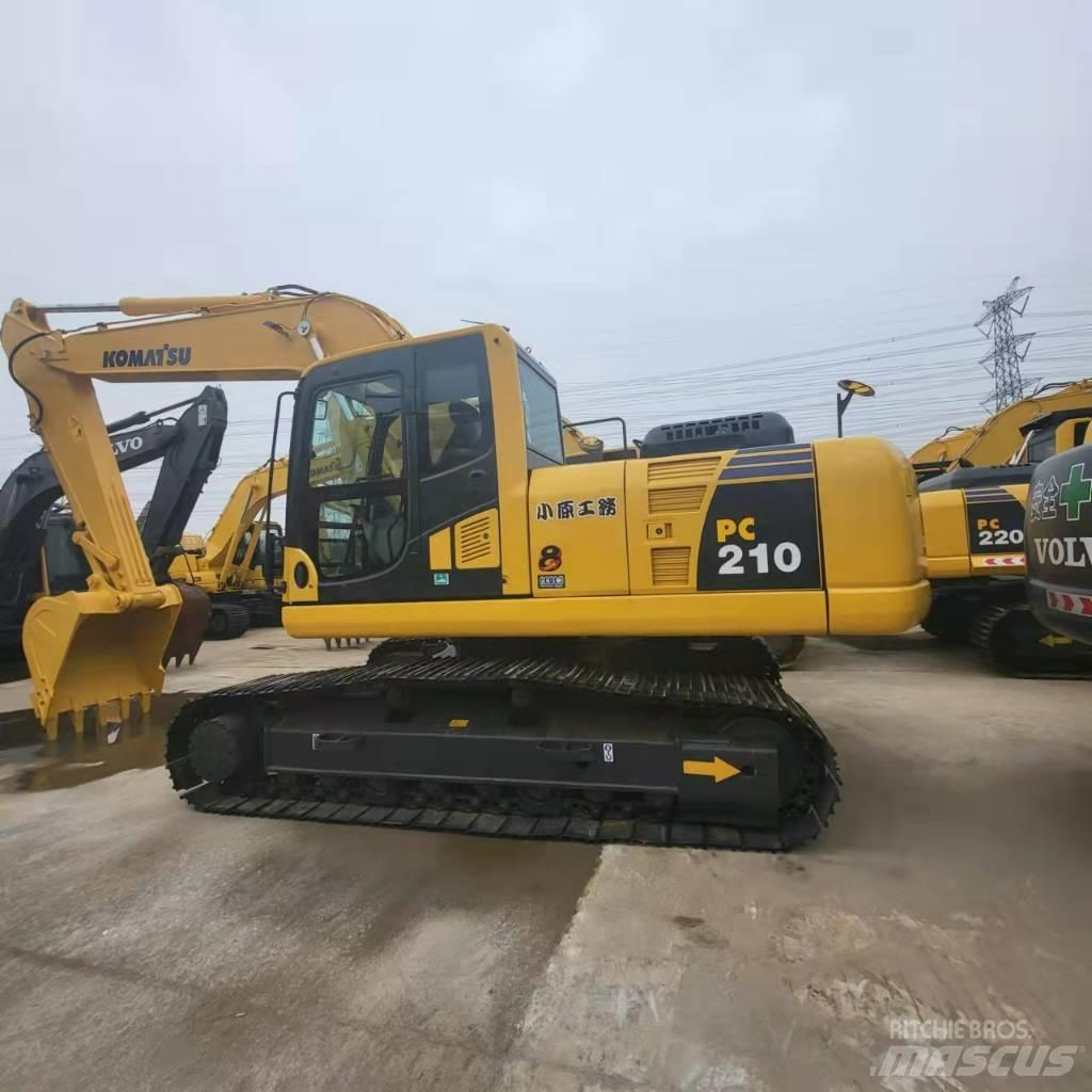 Komatsu PC 210 Гусеничные экскаваторы