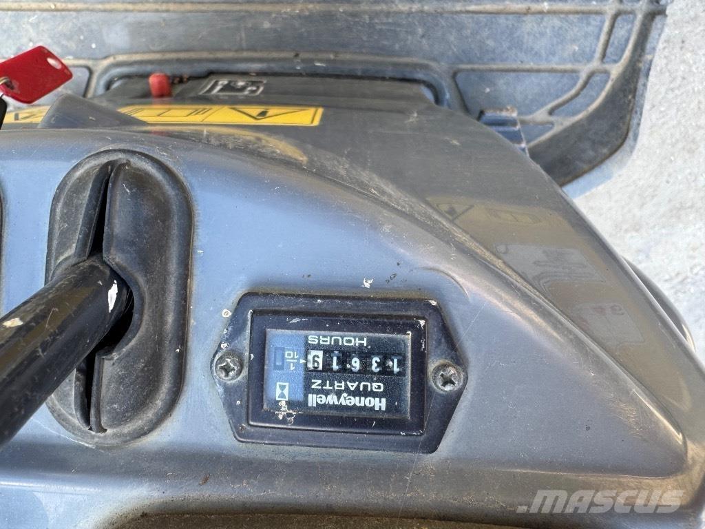 Yanmar SV08 (1C603) Мини-экскаваторы