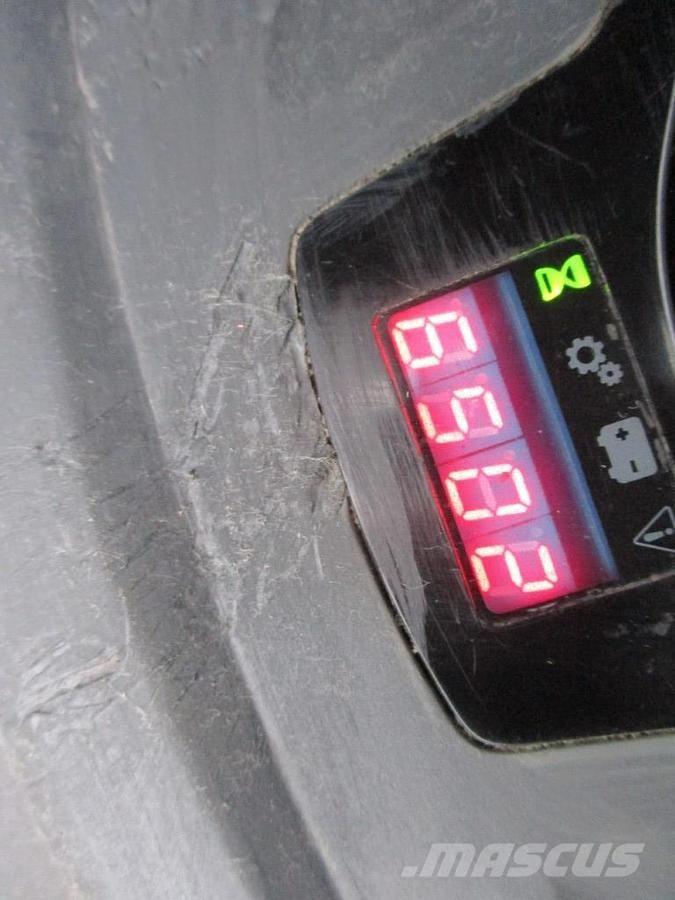 BT LPE200 Самоходные электрические тележки