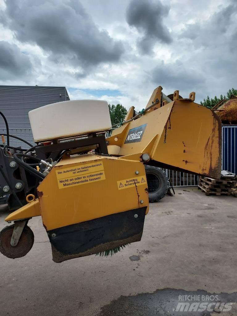 CAT 906/7/8 Вакуумные уборочные машины