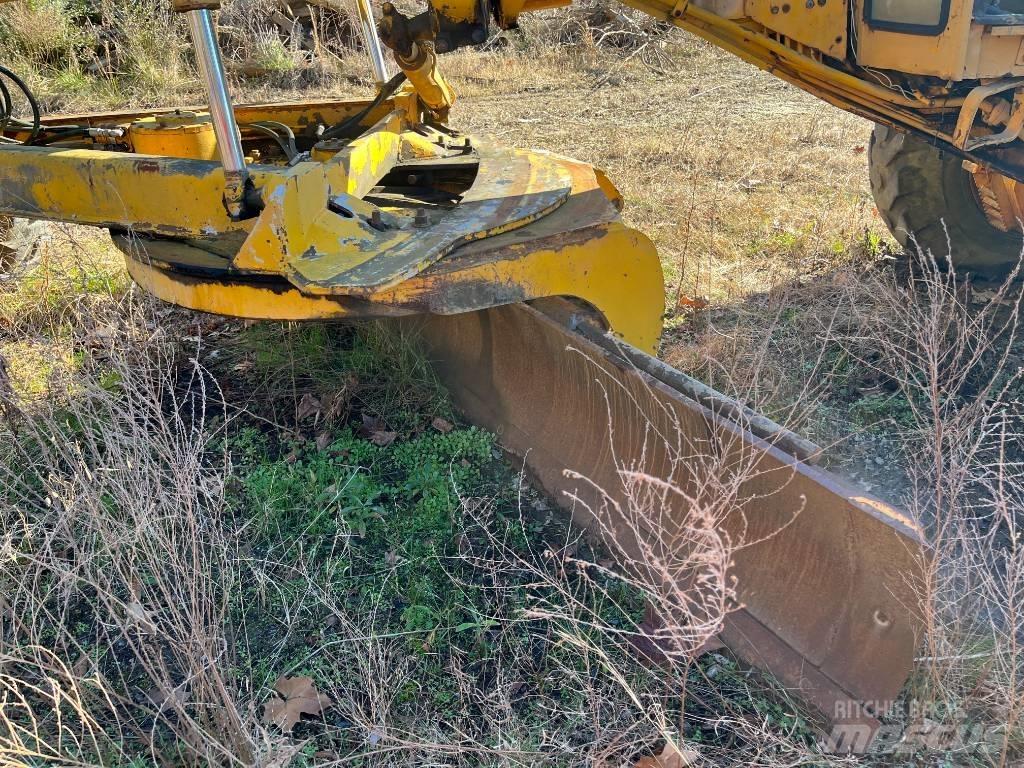 John Deere 672 A Грейдеры
