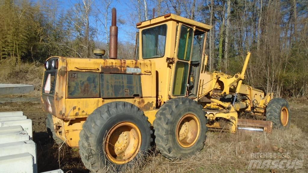 John Deere 672 A Грейдеры