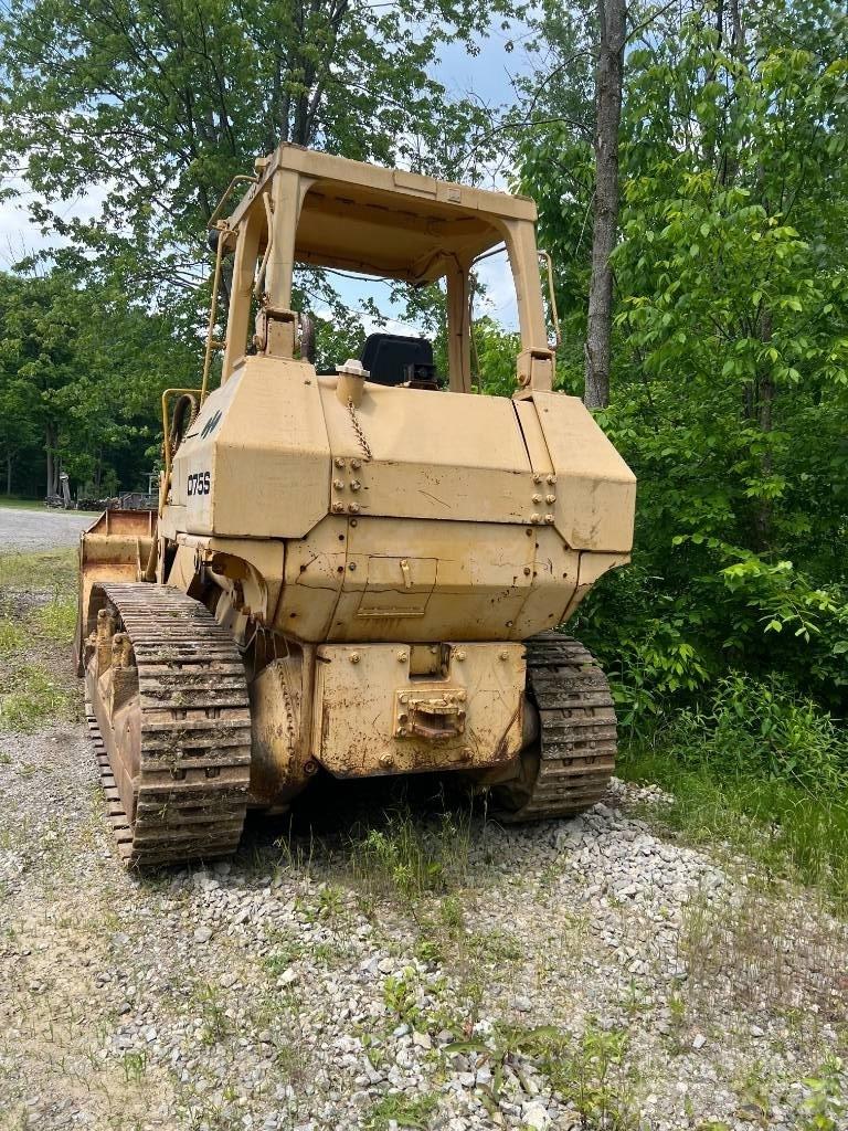 Komatsu D 75 S Гусеничные фронтальные погрузчики