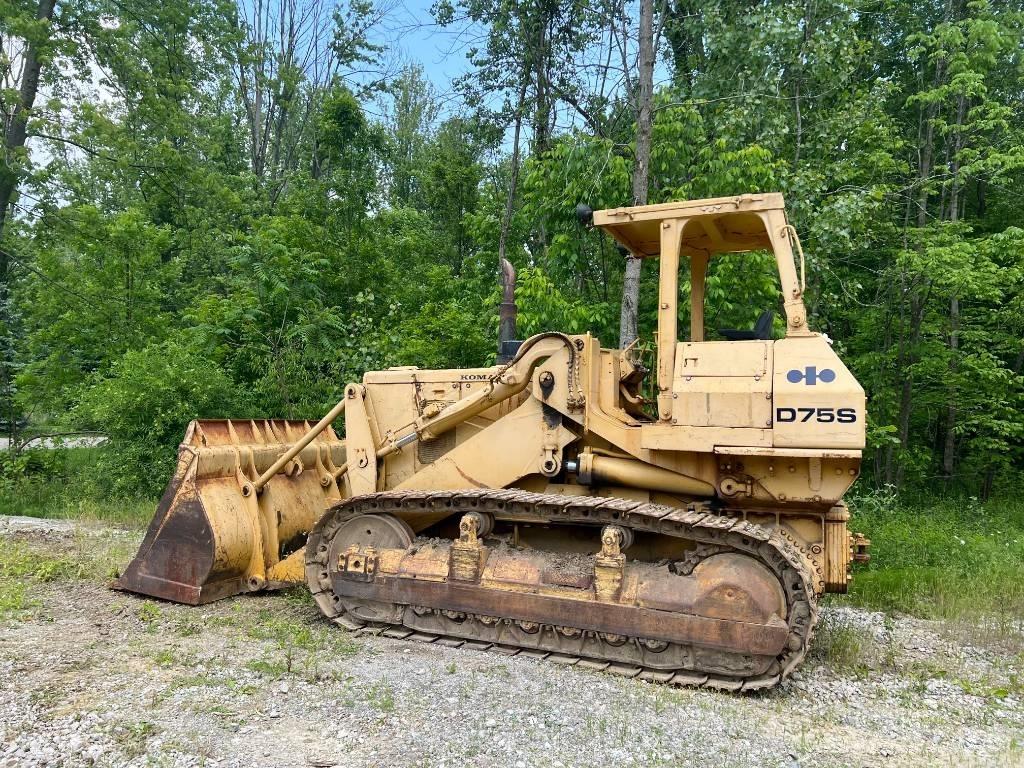 Komatsu D 75 S Гусеничные фронтальные погрузчики