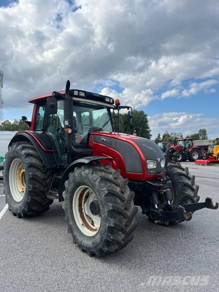 Valtra N 141 Трактора