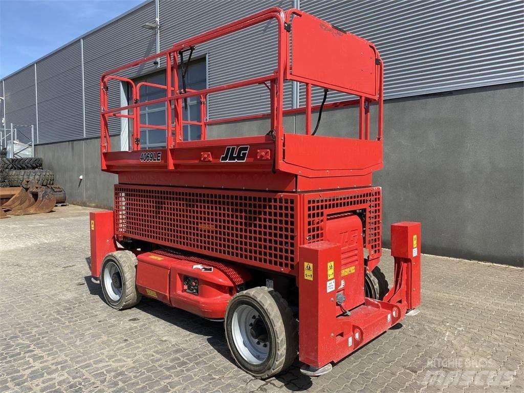 JLG 4069ERT Ножничные подъемники