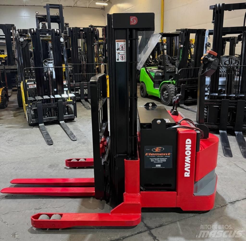 Raymond DSX040 Самоходные электроштабелёры