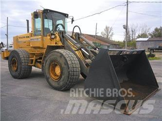Volvo BM L120B Фронтальные погрузчики