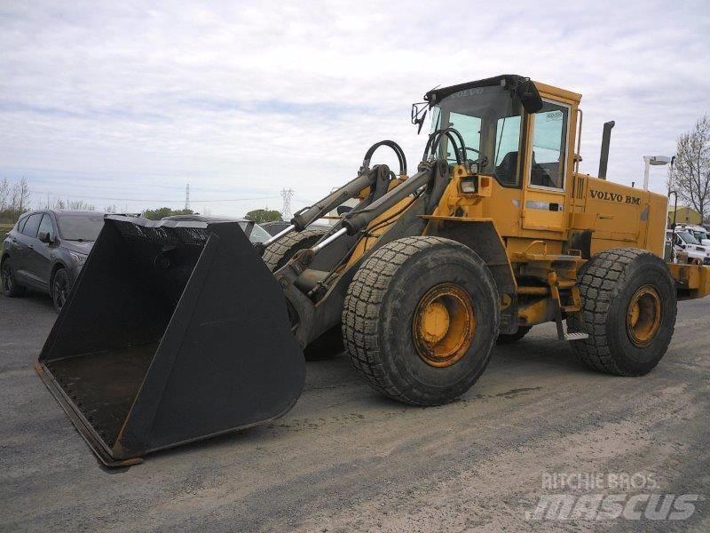 Volvo BM L120B Фронтальные погрузчики