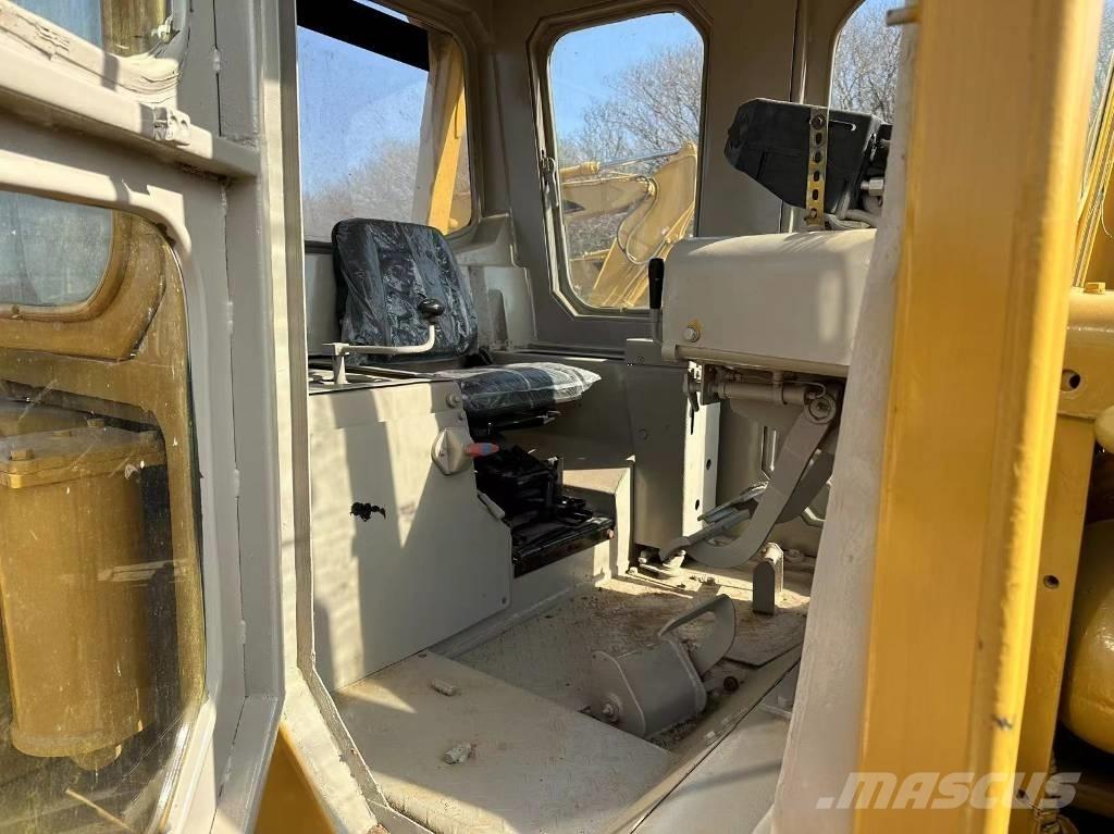 CAT D8K Гусеничные бульдозеры