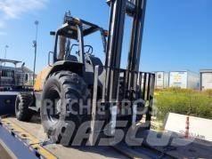 CASE 586H Внедорожные погрузчики